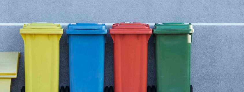 Wir zeigen Dir, wie Du Plastikmüll entsorgen solltest, damit er möglichst gut recycelt und wiederverwertet werden kann! Die Dos und Donts im neuen Artikel im MAX Magazin