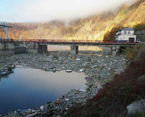 Everwave sammelt Plastik aus Flüssen und Gewässern auf de ganzen Welt. Wir erklären Dir, warum es mindestens genauso sinnvoll ist, Plastik nicht nur aus Meeren, sondern auch aus Flüssen zu sammeln.