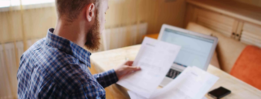 Hast Du Dich schon gefragt, warum Du zwei Rechnungen für deinen Energieverbrauch bekommst? Wir erklären Dir den Hintergrund.