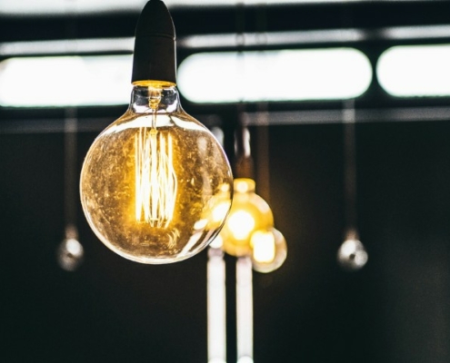 Licht im Glaskolben - Erfahre wie Du Deinen Stromanbieter günstig wechseln kannst